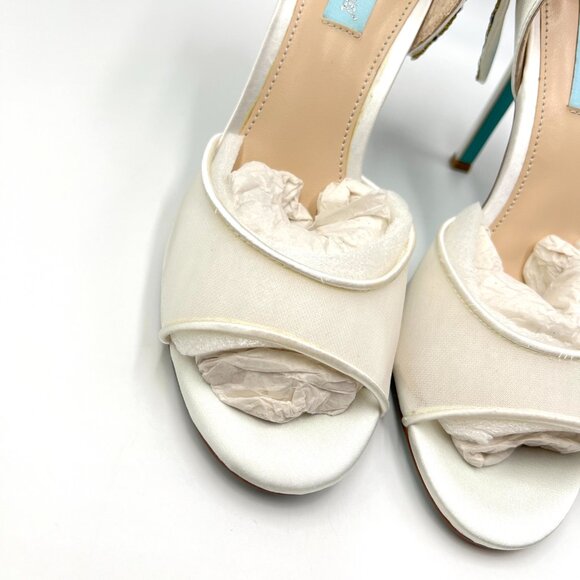 Betsey Johnson Womens Size 8 Blaze White Ivory Jeweled Bow Heels Pumps Shoes - Picture 3 of 15